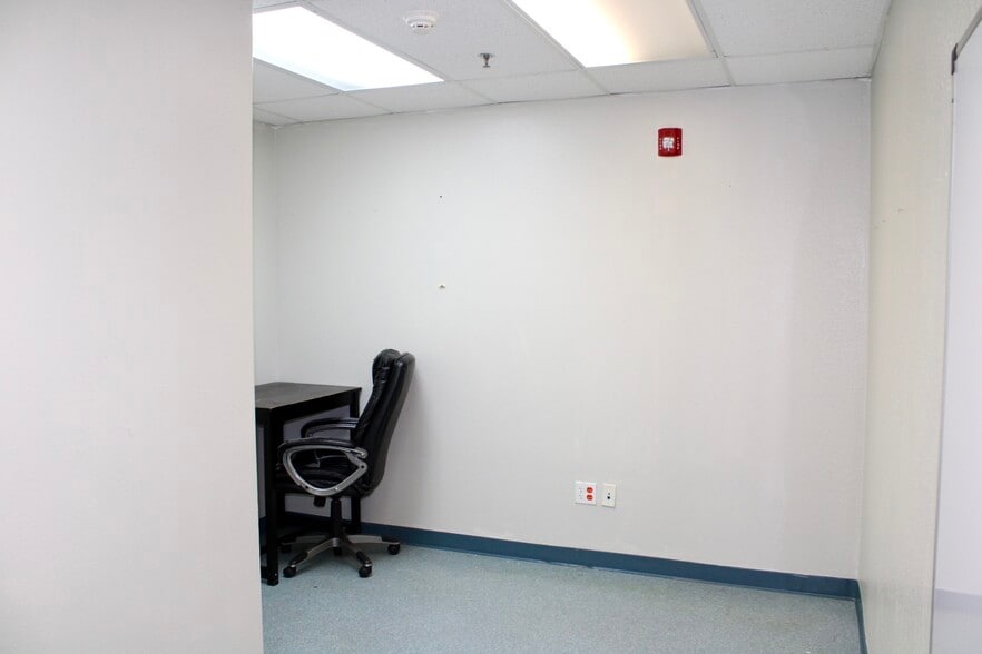 More Photos Of 135 Carmen Ln, Santa Maria Rehabilitation Center For Lease
