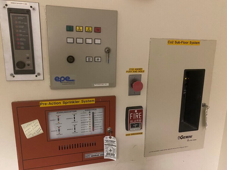 More Photos Of 1358 4th Ave, Rockford Office Residential For Sale