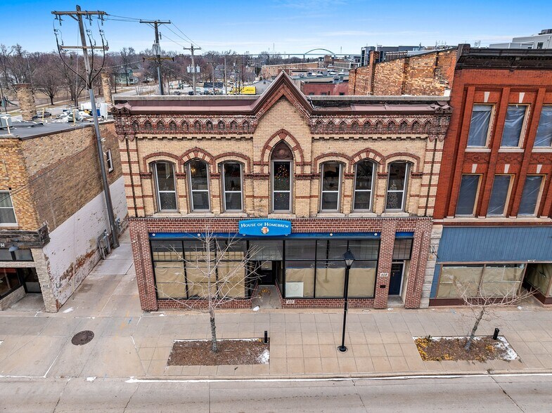 More Photos Of 408 Dousman St, Green Bay Storefront Retail Residential For Sale
