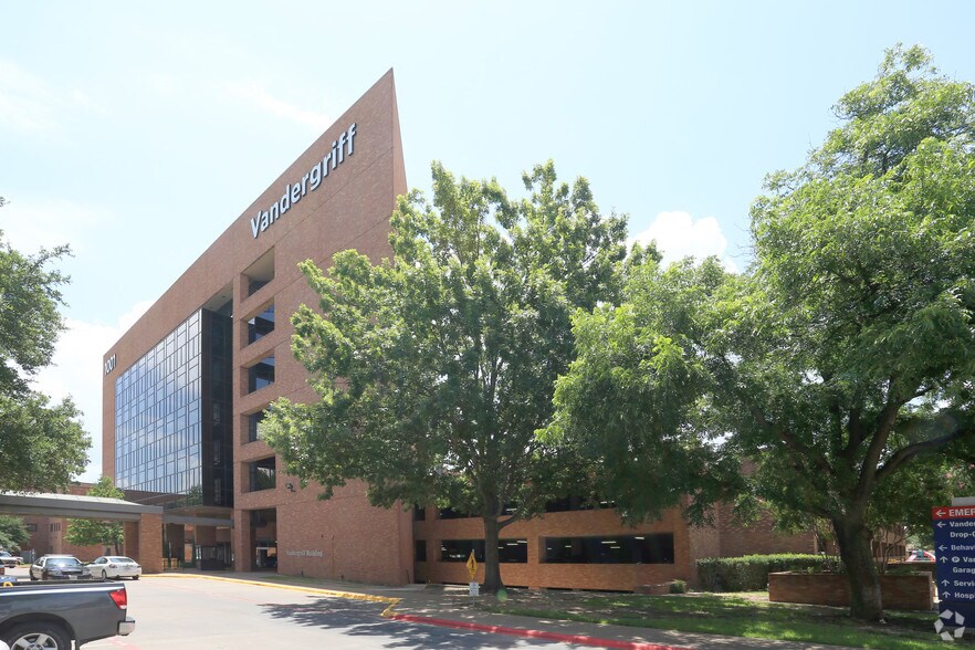 More Photos Of 1001 N Waldrop Dr, Arlington Hospital For Lease