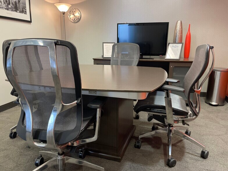 More Photos Of 325 N Saint Paul St, Dallas Coworking Space