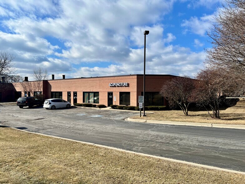 More Photos Of 500 Park Ave, Lake Villa Warehouse For Sale