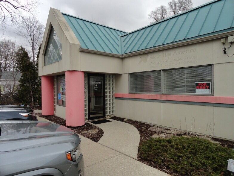 More Photos Of 6015 W Pierson Rd, Flushing Office For Sale