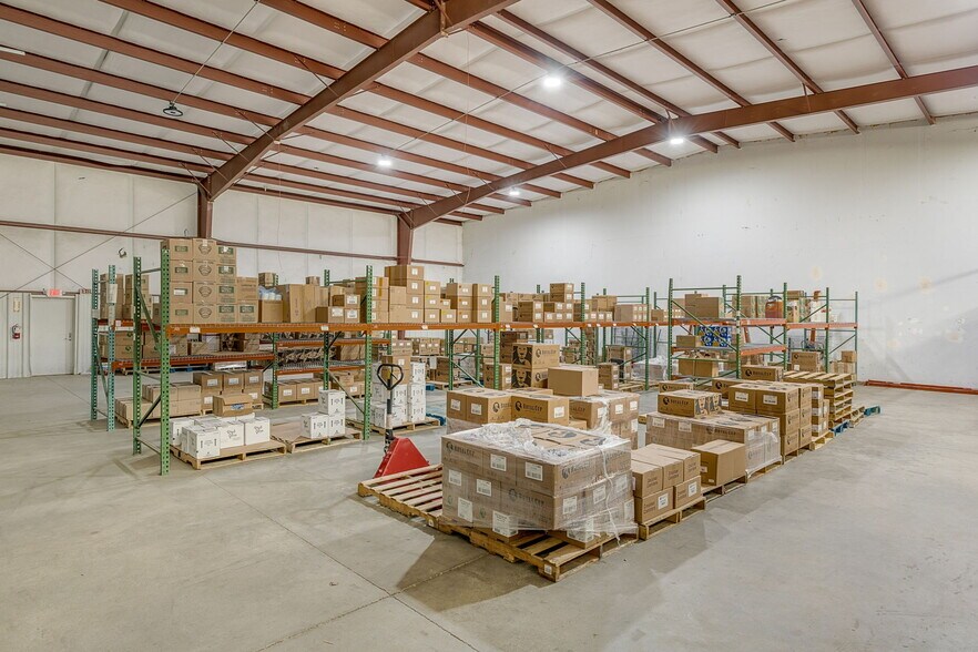 More Photos Of 503 S Old Piedmont Hwy, Greenville Warehouse For Lease