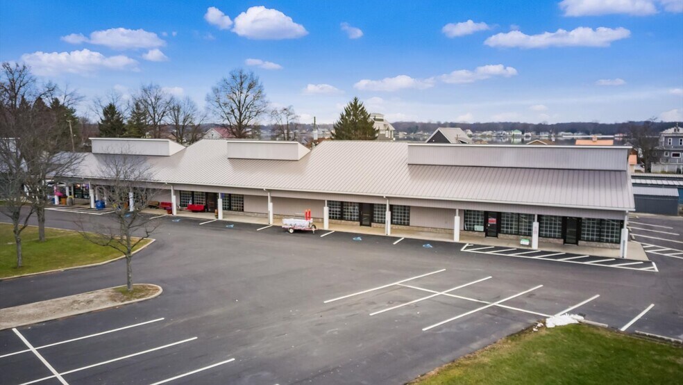 More Photos Of 4675 Walnut St, Buckeye Lake Unknown For Lease