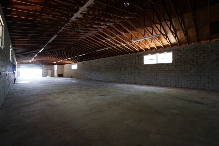More Photos Of 1112 Whitfield Ave, Sarasota Industrial For Sale