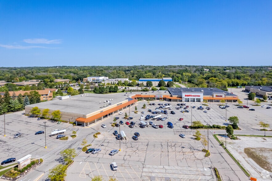 More Photos Of 9124-9200 N Green Bay Ave, Brown Deer Storefront For Lease