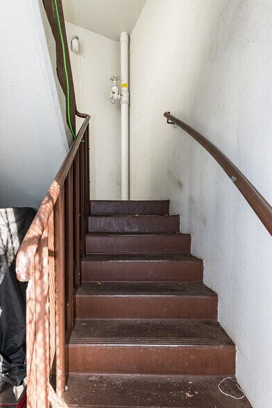 More Photos Of 250 Kapili St, Honolulu Apartments For Sale