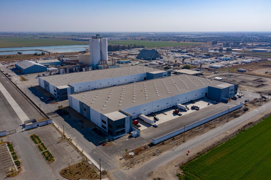 More Photos Of 9584 Sugar Rd, Tracy Warehouse For Lease