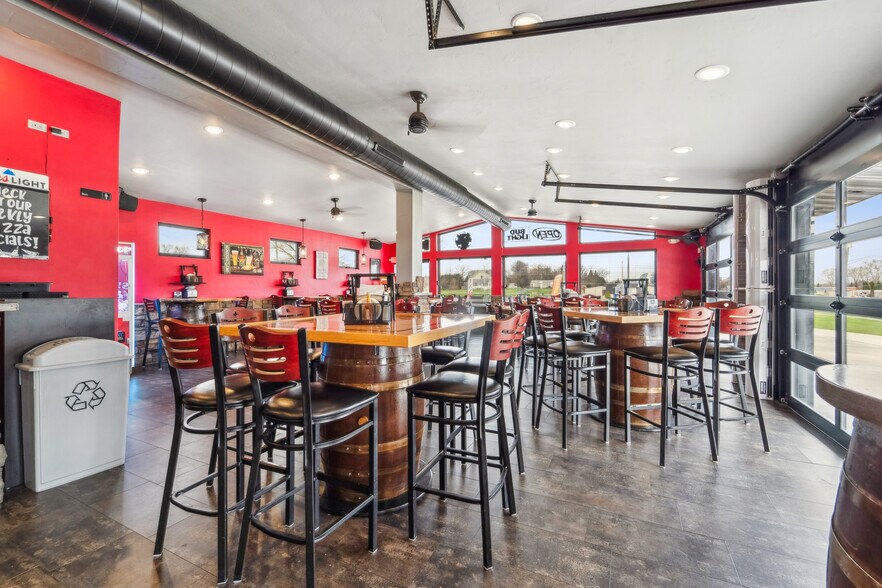 More Photos Of 707 W Park Ave, Kiel Restaurant For Sale