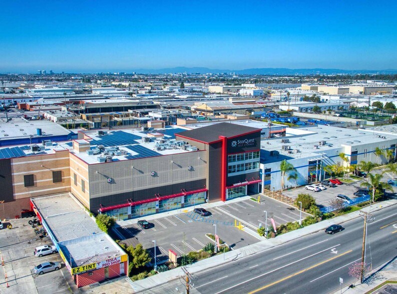 More Photos Of 14215 S Normandie Ave, Gardena Self Storage For Lease