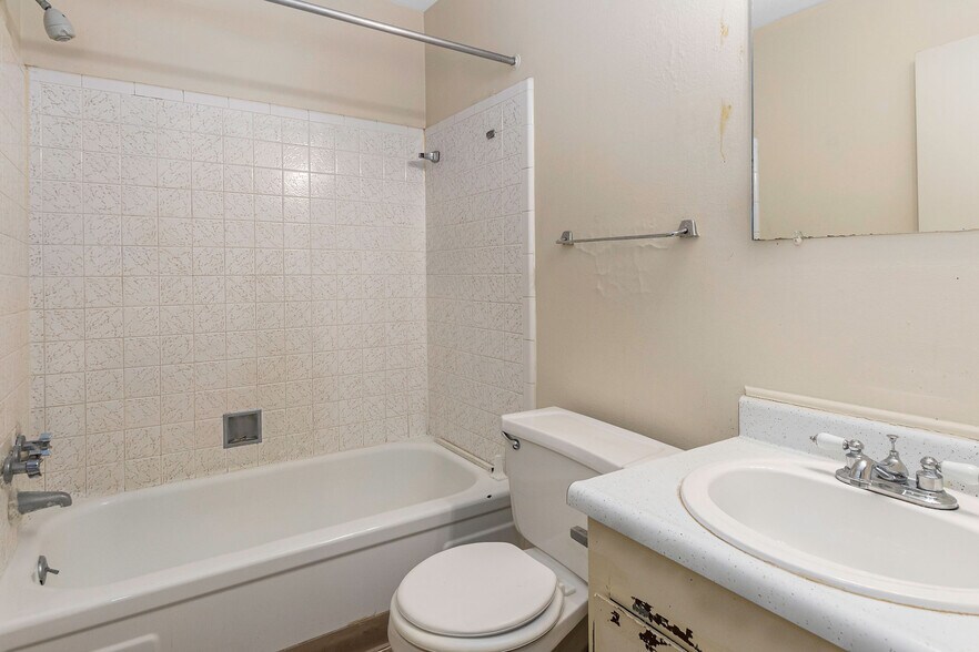 More Photos Of 18637-18717 James Couzens Fwy, Detroit Apartments For Sale
