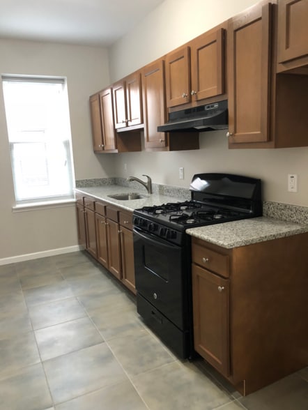 More Photos Of 641 Lincoln Ave, Orange Apartments For Sale