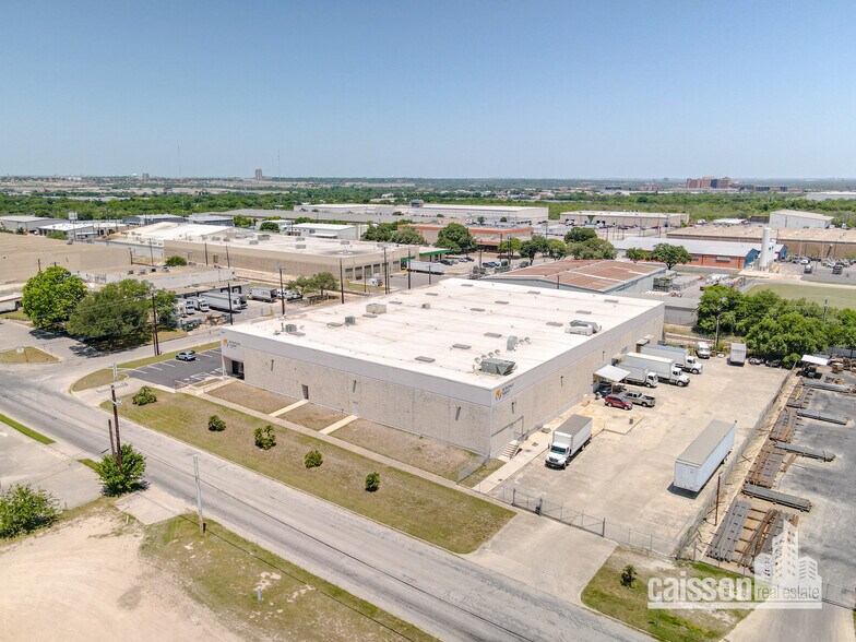 More Photos Of 4311 Director Dr, San Antonio Warehouse For Lease