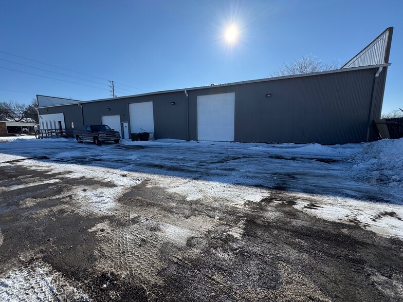 Primary Photo Of 415 S Kansas Ave, Olathe Warehouse For Lease