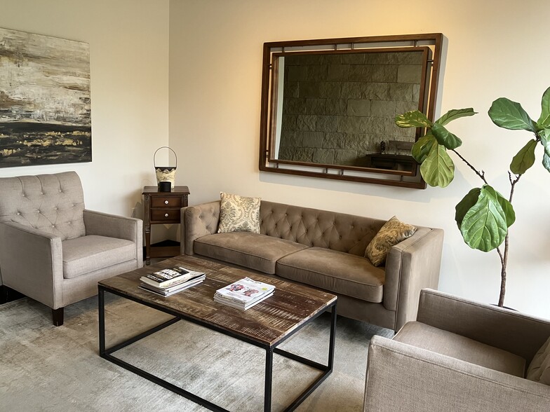 More Photos Of 3345 Bee Caves Rd, Austin Office For Sale