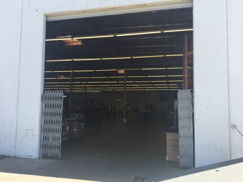 More Photos Of 7311-7341 Anaconda Ave, Garden Grove Warehouse For Lease