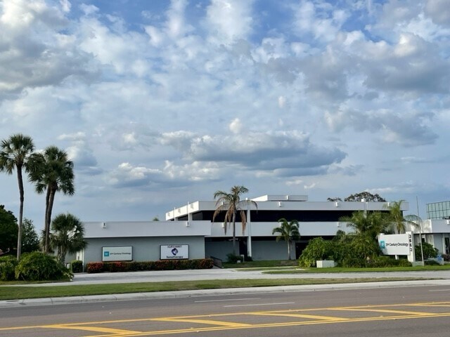 More Photos Of 3663 Bee Ridge Rd, Sarasota Medical For Lease