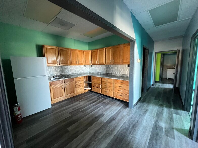 More Photos Of 5133 S Campbell Ave, Springfield Storefront Retail Office For Sale