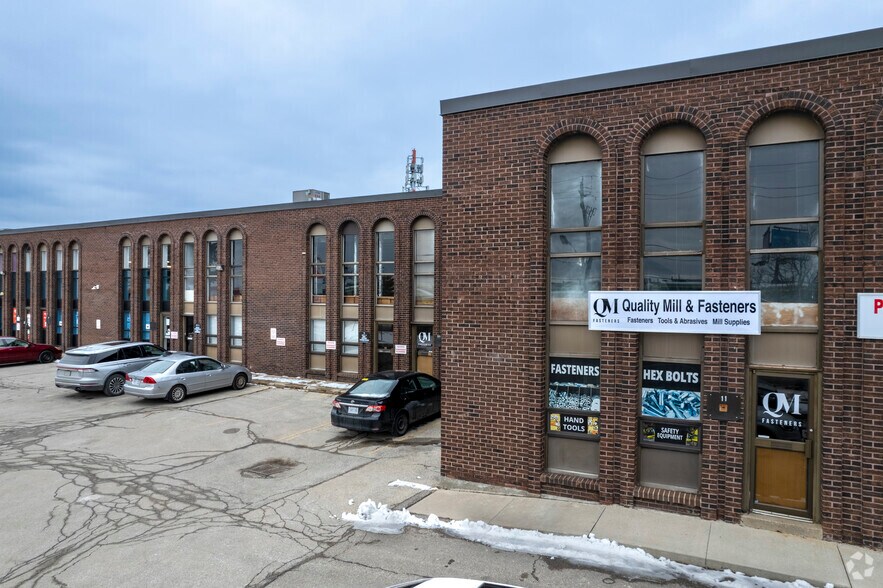 More Photos Of 4476-4478 Chesswood Dr, Toronto Warehouse For Lease