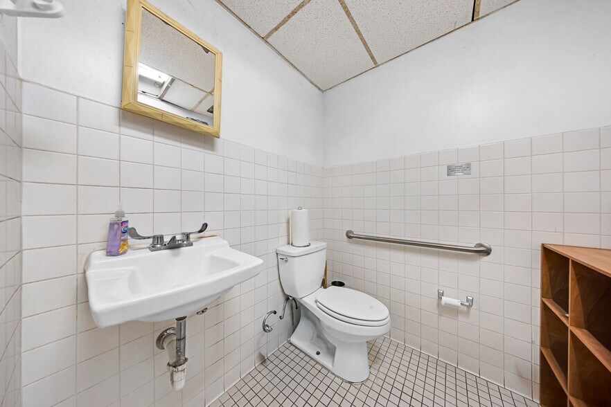 More Photos Of 9465 SW 56th St, Miami Freestanding For Sale