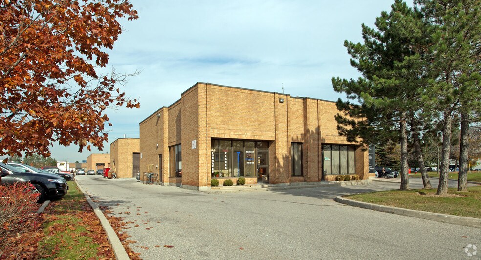 More Photos Of 95 E Beaver Creek Rd, Richmond Hill Service For Lease