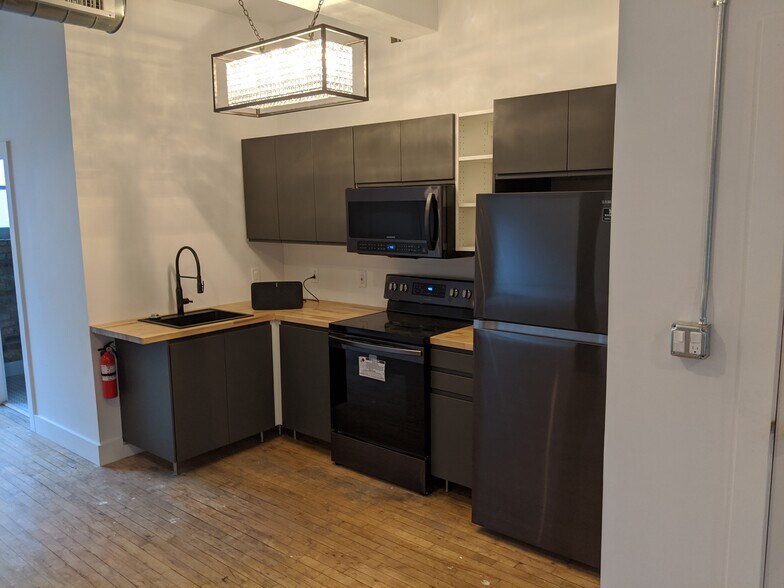 More Photos Of 218-222 S Division Ave, Grand Rapids Storefront Retail Residential For Sale