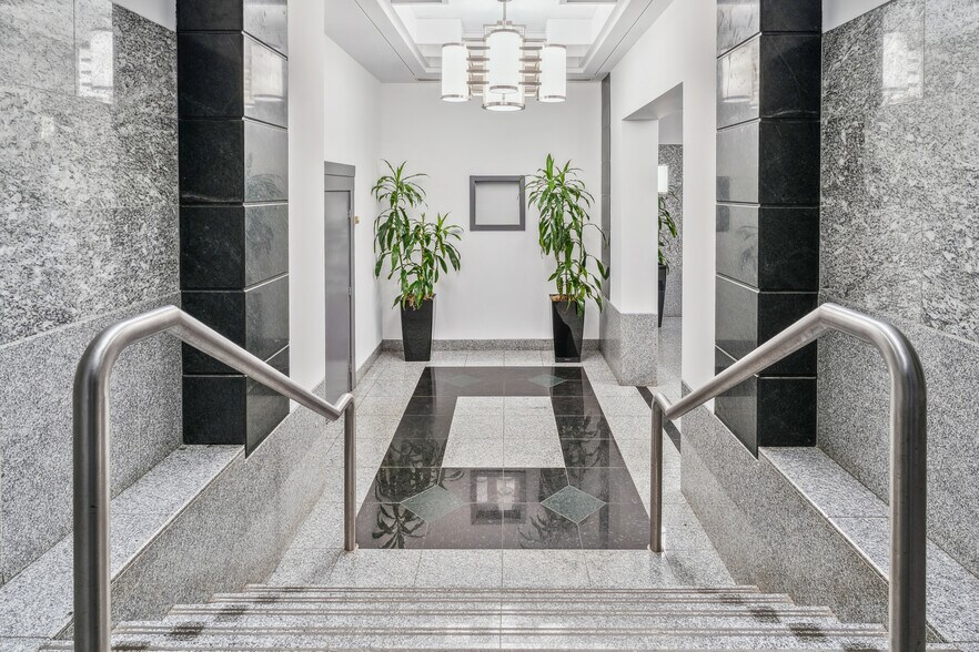 More Photos Of 20 Victoria St, Toronto Office For Lease