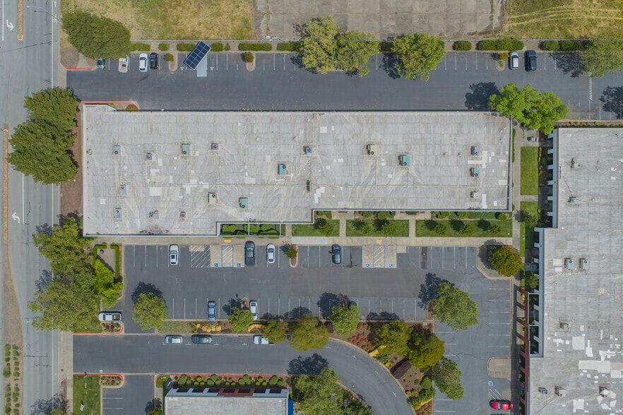 More Photos Of 2160-2180 Northpoint Pky, Santa Rosa Flex For Lease