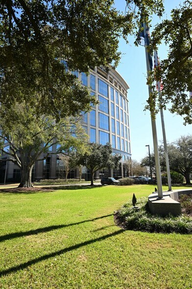 More Photos Of 4171 Essen Ln, Baton Rouge Office For Lease