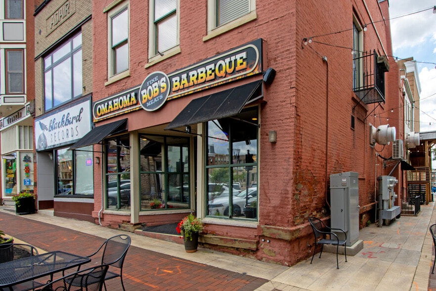 More Photos Of 128 S Market St, Wooster General Retail For Sale