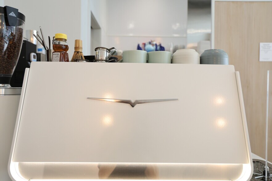 More Photos Of 5th Ave between Union and Sackett St, Brooklyn Storefront Retail Office For Lease