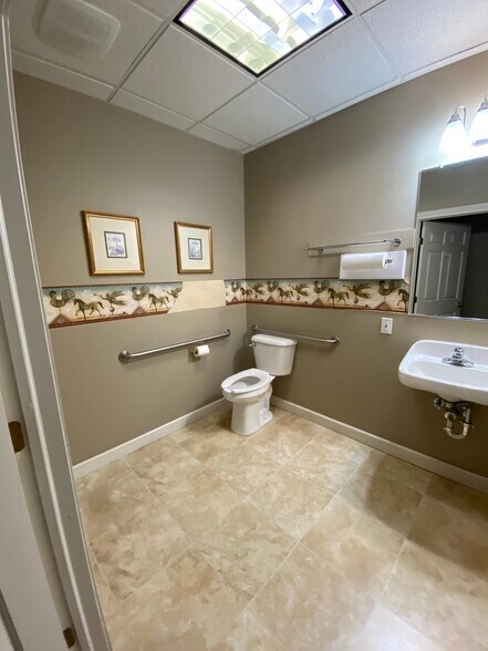 More Photos Of 131-137 Keveling Dr, Saline Medical For Sale