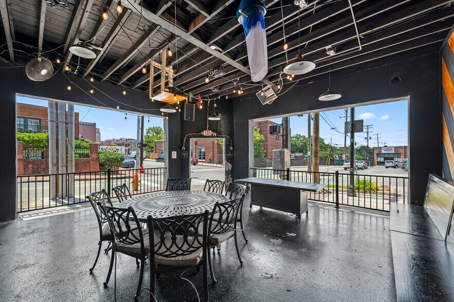 More Photos Of 701 N Trade St, Winston-Salem Bar For Lease