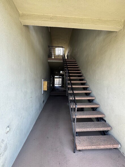 More Photos Of 11966 Oxford Ave, Hawthorne Apartments For Sale