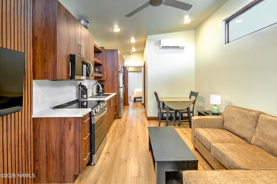 More Photos Of 2141 W Third St, Winslow Hotel For Sale