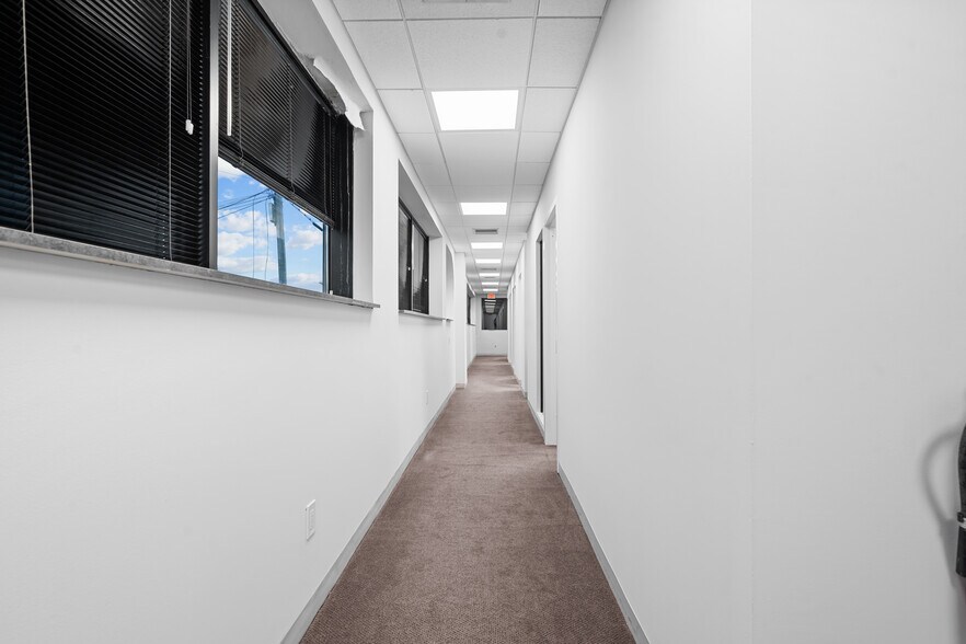 More Photos Of 88 Broadway, Hicksville Office For Lease