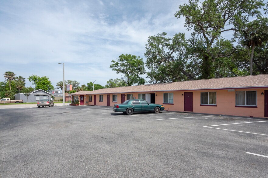 More Photos Of 1028 Ridgewood Ave, Daytona Beach Hospitality For Sale
