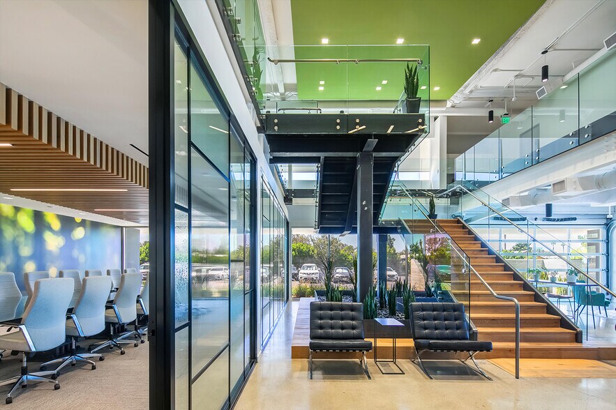 More Photos Of 2190 Towne Centre Pl, Anaheim Office For Sale