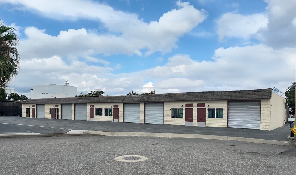 More Photos Of 1117-1127 W Alvarez Ave, Orange Light Manufacturing For Sale