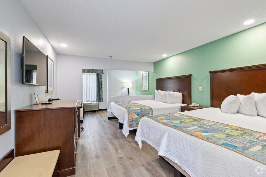 More Photos Of 480 E Miracle Strip Pky, Mary Esther Hotel For Sale