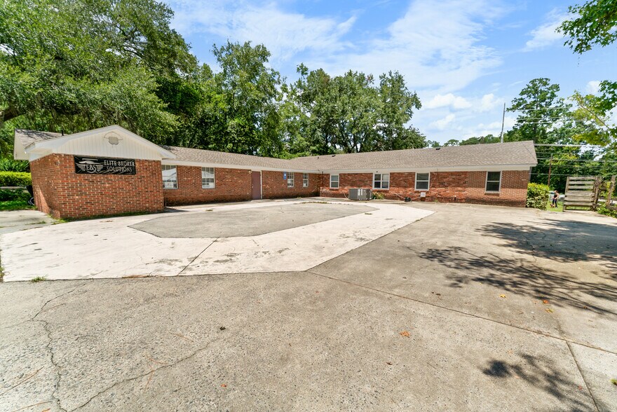 More Photos Of 202 E General Stewart Hwy, Hinesville Office For Sale