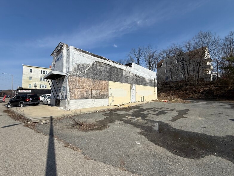 More Photos Of 342 W Boylston St, Worcester Freestanding For Sale