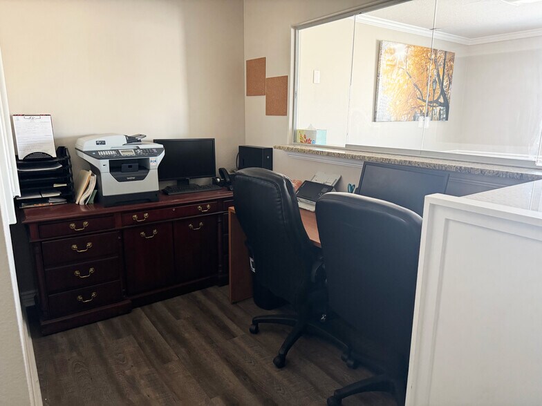 More Photos Of 845 N State St, Orem Office For Lease