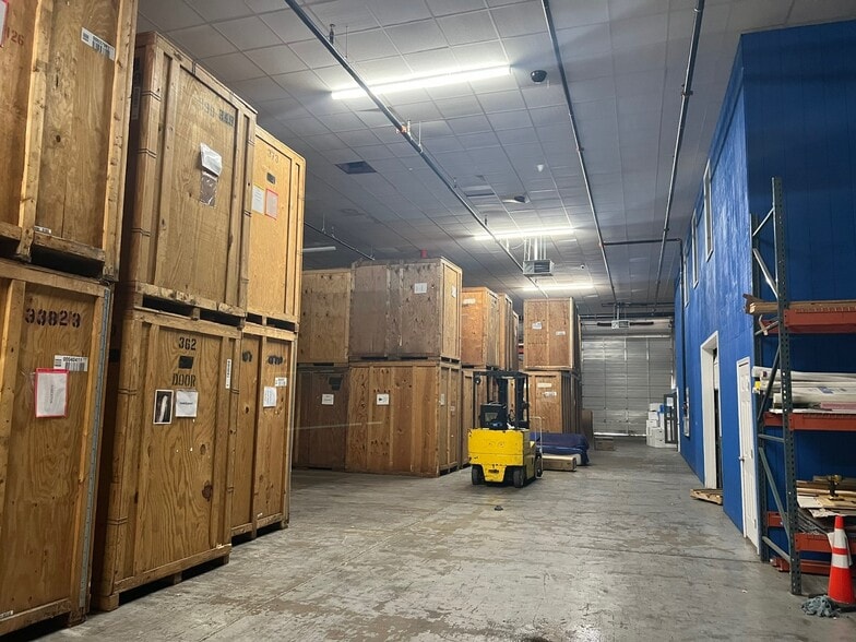 More Photos Of 26 Industrial Park Dr, Waldorf Warehouse For Sale