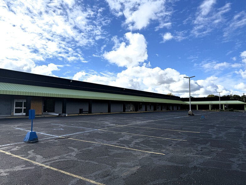 More Photos Of 3402 Richfield Rd, Flint Freestanding For Lease