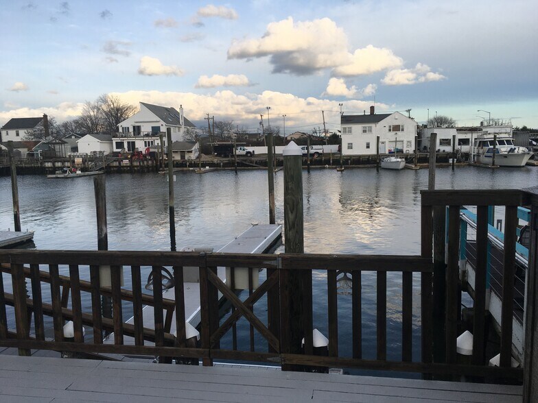 More Photos Of 377 Woodcleft Ave, Freeport Storefront Retail Residential For Sale