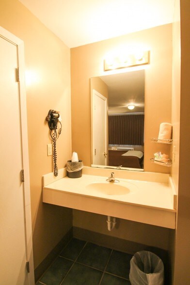 More Photos Of 42666 Highway 23, Venice Hotel For Sale