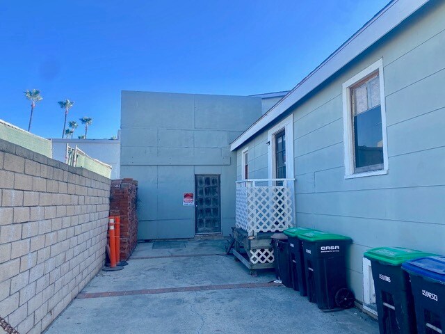More Photos Of 119 23rd St, Newport Beach Storefront Retail Residential For Sale