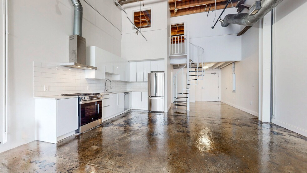 More Photos Of 887 W Marietta St NW, Atlanta Loft Creative Space For Lease